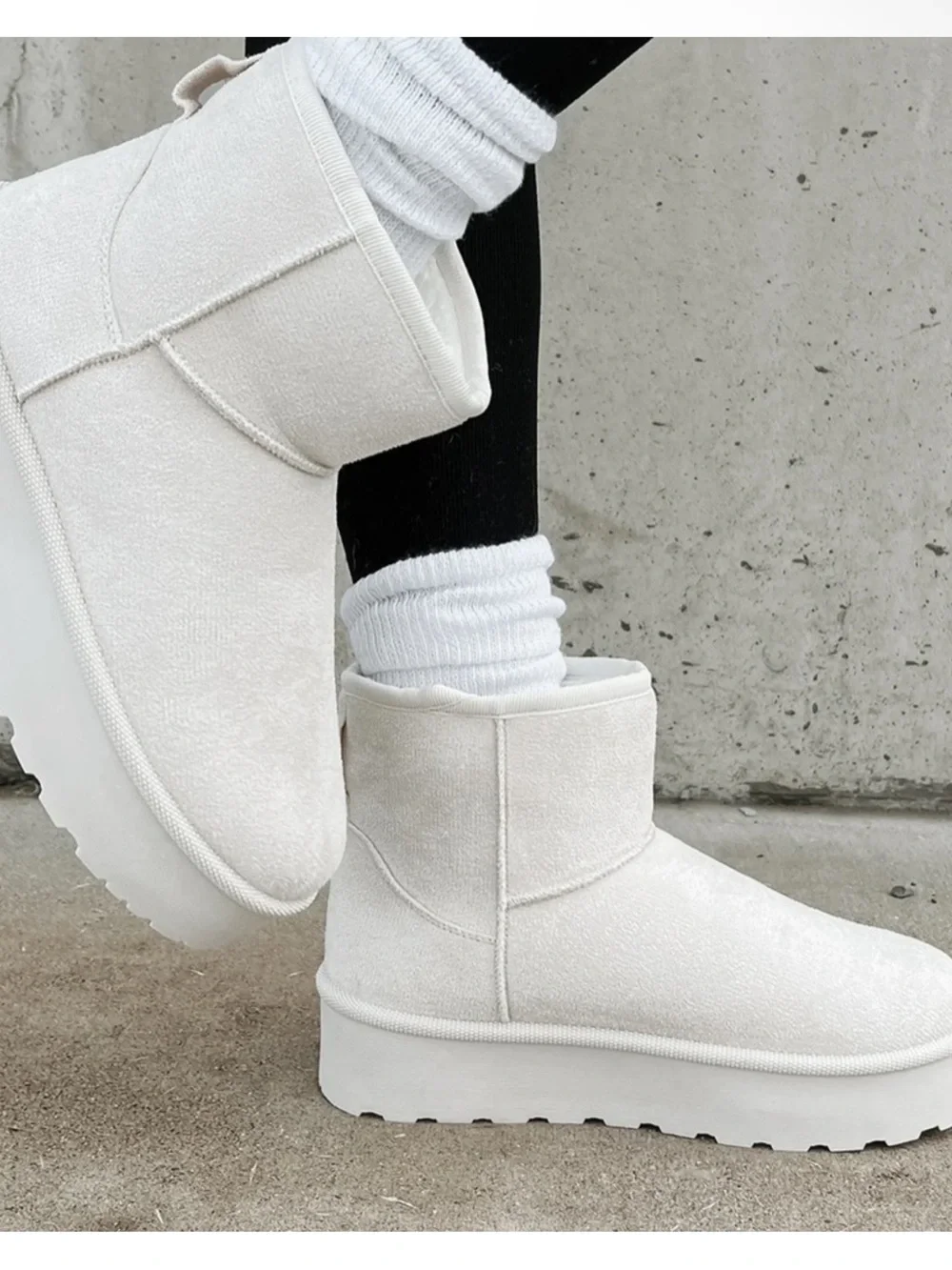 MINI PLATFORM BOOTIES FAUX FUR (OFF WHITE)